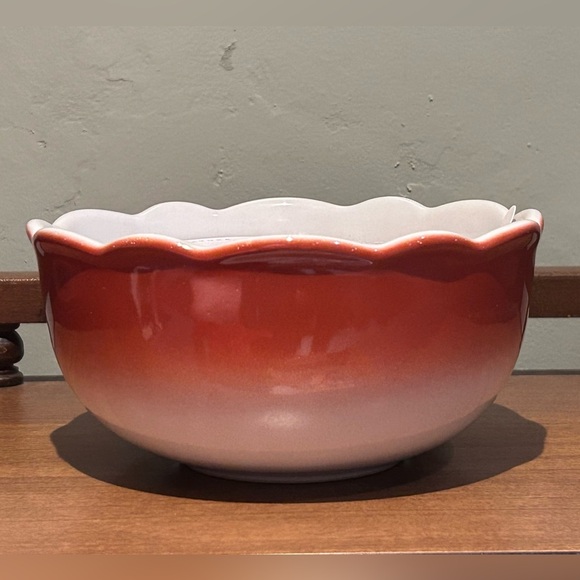 PURVEYORS OF FRAGRANCE Large Round 4 Wick Scented Candle In Ceramic Floral Base - Picture 3 of 7